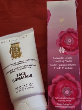 boscia Pink and White Tsubaki Oil-Infused Exfoliating Powder